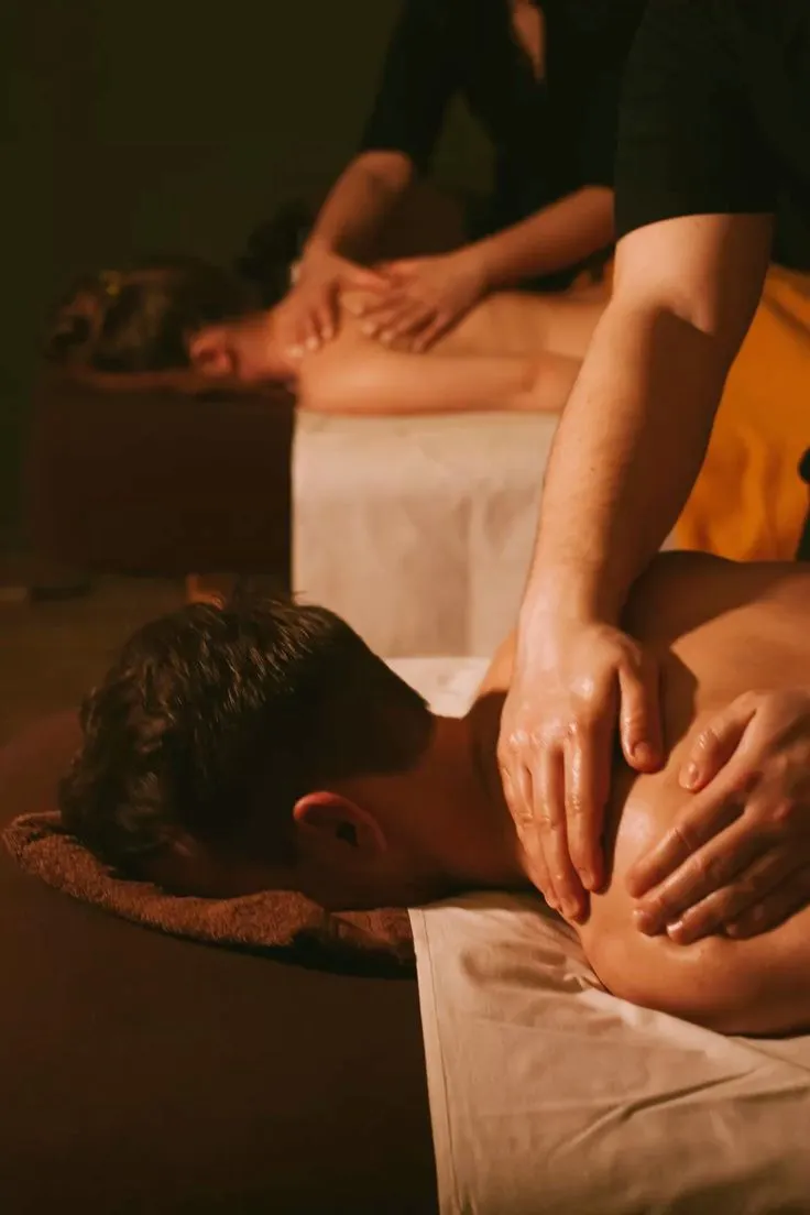 Couples massage therapy at a spa in Lucknow